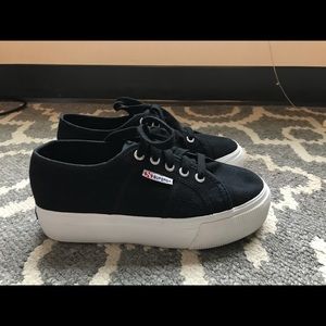 Black and White Platform Supergas